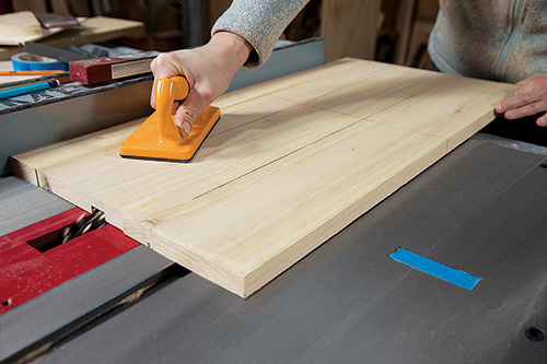 Cutting shelving with dado blade in table saw