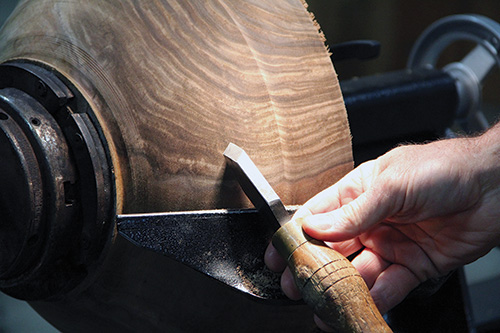 Proper angle for scraping a bowl blank