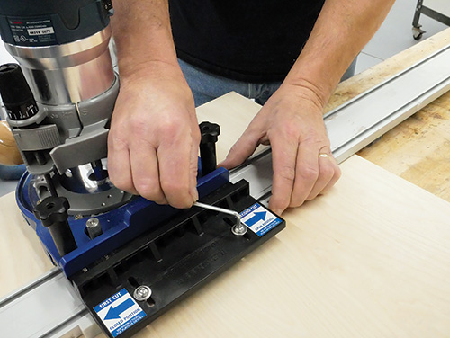 Setting up a router jig dado plate