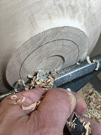 Cutting shallow recess inside bowl blank foot