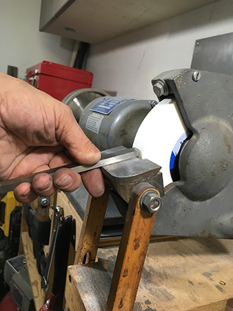 Classic scraper sharpening method