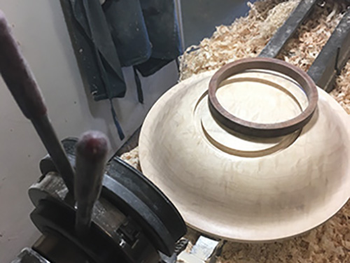 Installing contrasting wood inlay into turned bowl