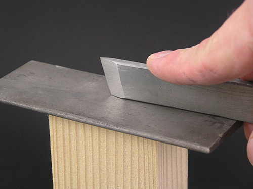 Honing second edge of rectangular skew