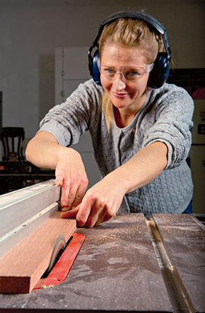 Cutting front edge of shelving on table saw