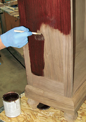 How Many Coats of Stain Should I Apply? - Woodworking 