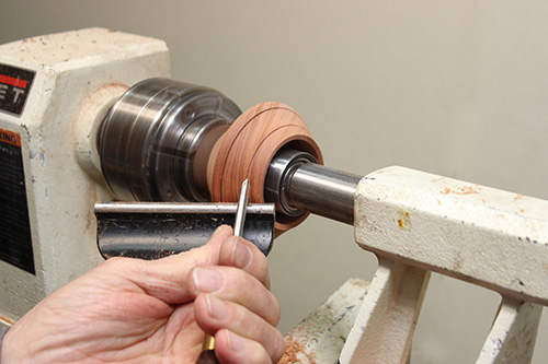 Making line cuts with a skew chisel