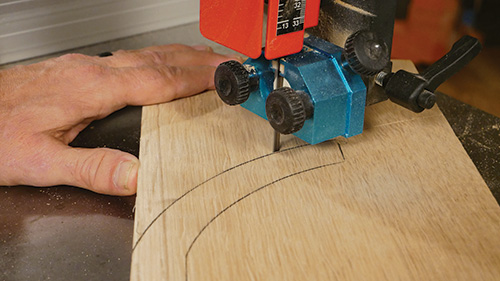 Cutting templates for making plant stand center support