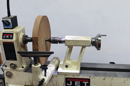Mounting trivet turning blank in a lathe