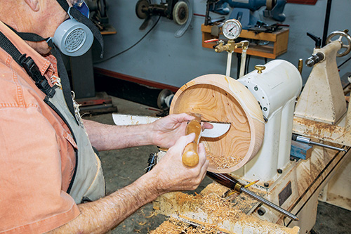 Shaping interior of calabash bowl turning