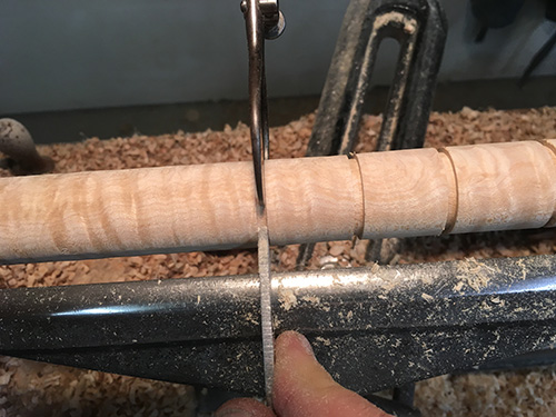 Turning corner spindle cylinders for hourglass