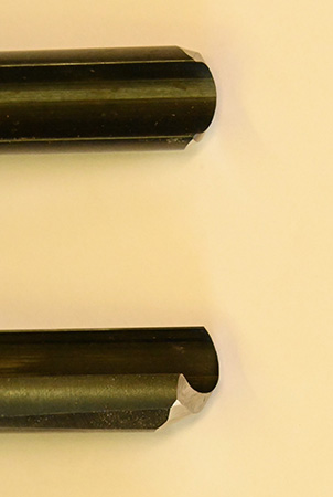 Two angles of a sharpened gouge with a beveled angle