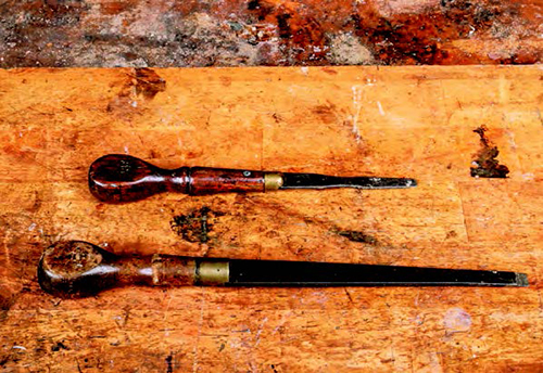 The handles on these antique screwdrivers were made with flat spots, which tell the user the alignment of the top and provide more purchase to torque screws home.