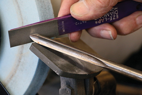 Sharpening with a diamond hone