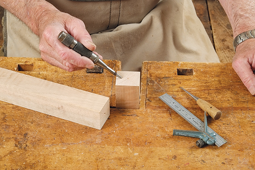 Marking center point for turning blanks