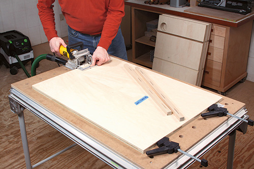 Using a biscuit jointer on miter stand panels