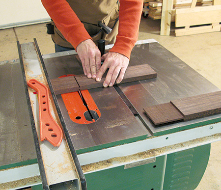 Cutting country table raised tenon on table saw