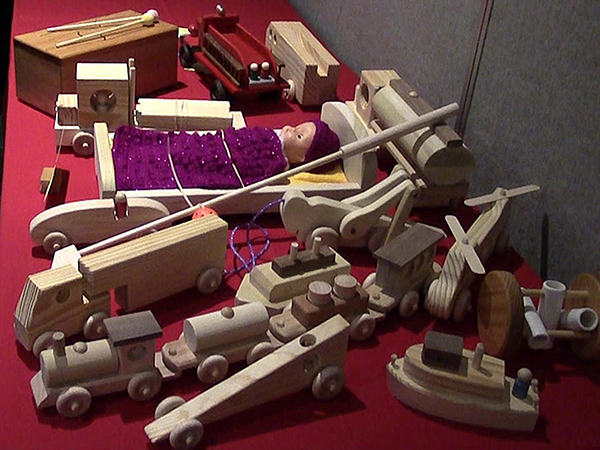Woodworkers of Central Ohio Making Toys and More