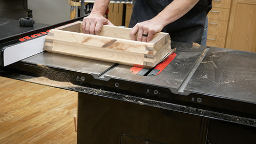 Cutting angles on tray top