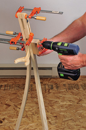 Attaching guitar holder to music stand