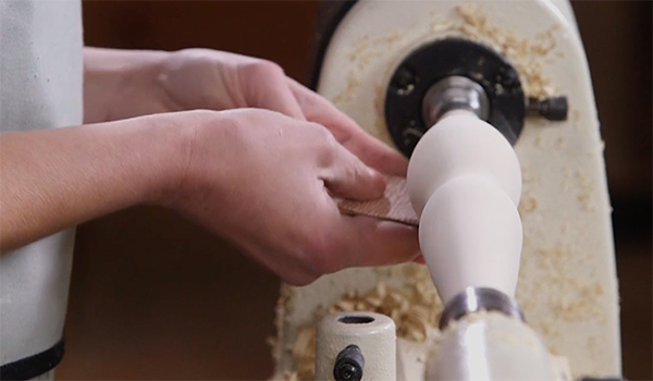 Premium Video: Sanding on the Lathe