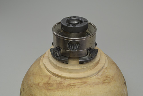 Smaller jaw chuck securing bowl base
