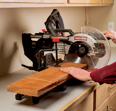 Its forward rail design and small stature enable this “Compact” saw to fit into tight workspaces.