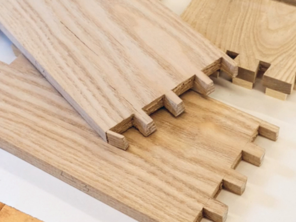 Router Cutting Dovetails Without a Jig