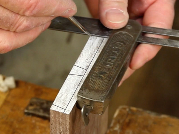 VIDEO: Half-Blind Dovetails – Pin Layout
