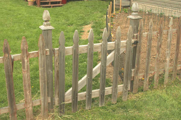 What to Do with Oak Fence Boards