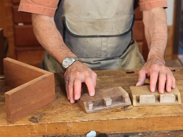 VIDEO: Cutting Full-Blind Dovetails